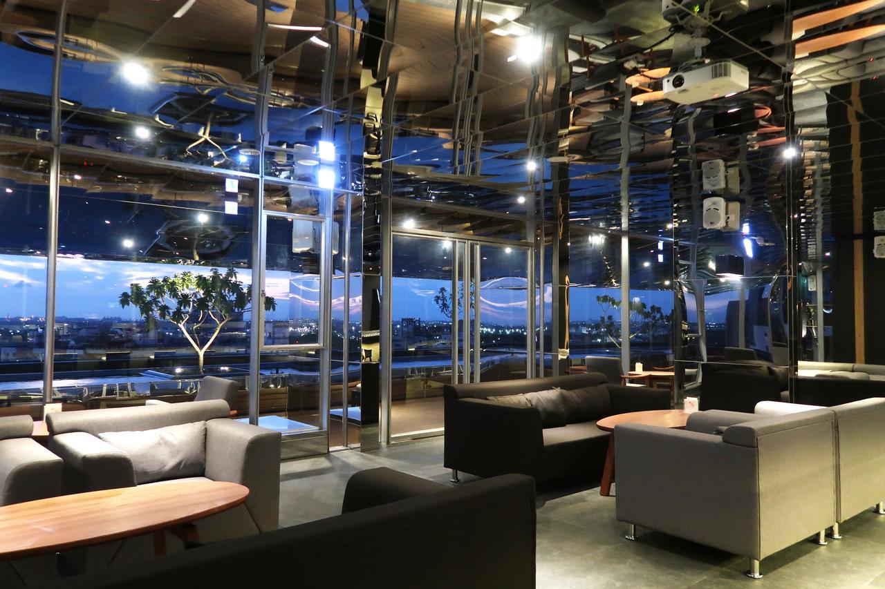 Orient Luxury Hotel Цзяї Екстер'єр фото